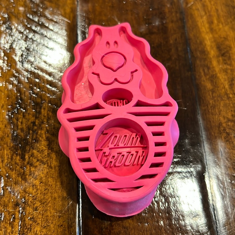 KONG Zoom Groom pet brush - Picture 2 of 2